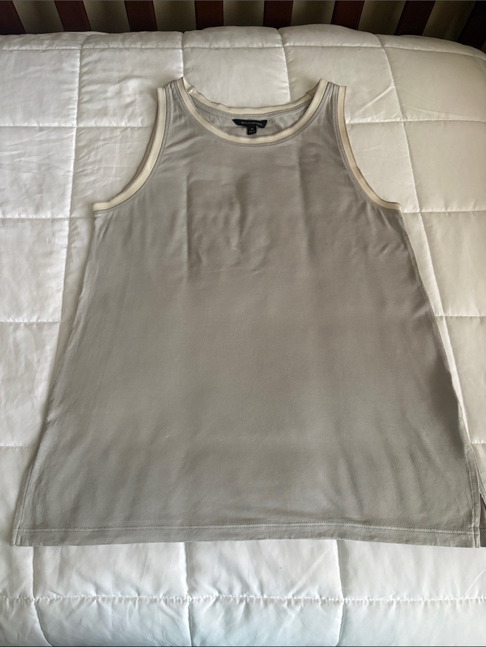 Banana Republic Light Gray Textured sleeveless tank top m